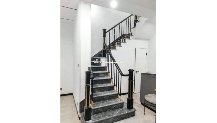 Chính chủ cho thuê Nhà hàng, VP, KD,vỉa hè, 93m2- 4T, Chùa Láng_30 Tr